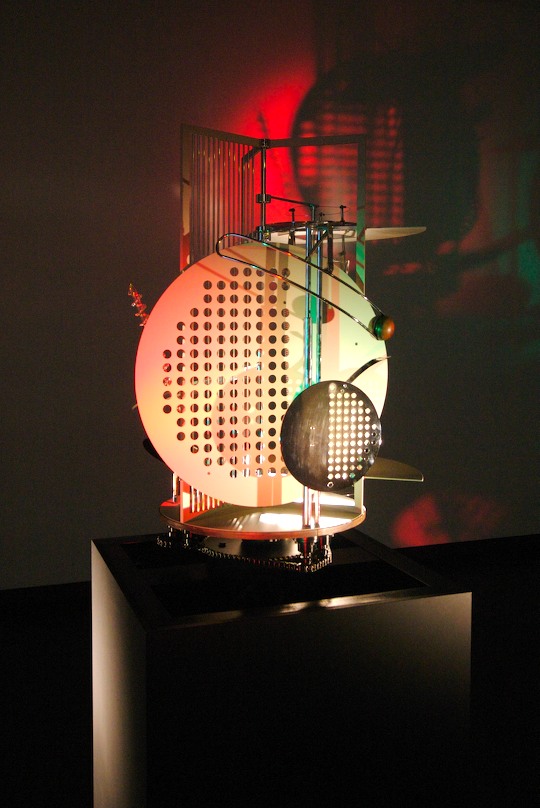 3D kinetic composition by Lissitzky